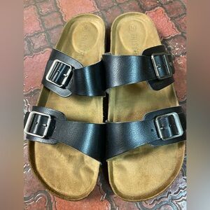 Fall Creek sandlas, size 10